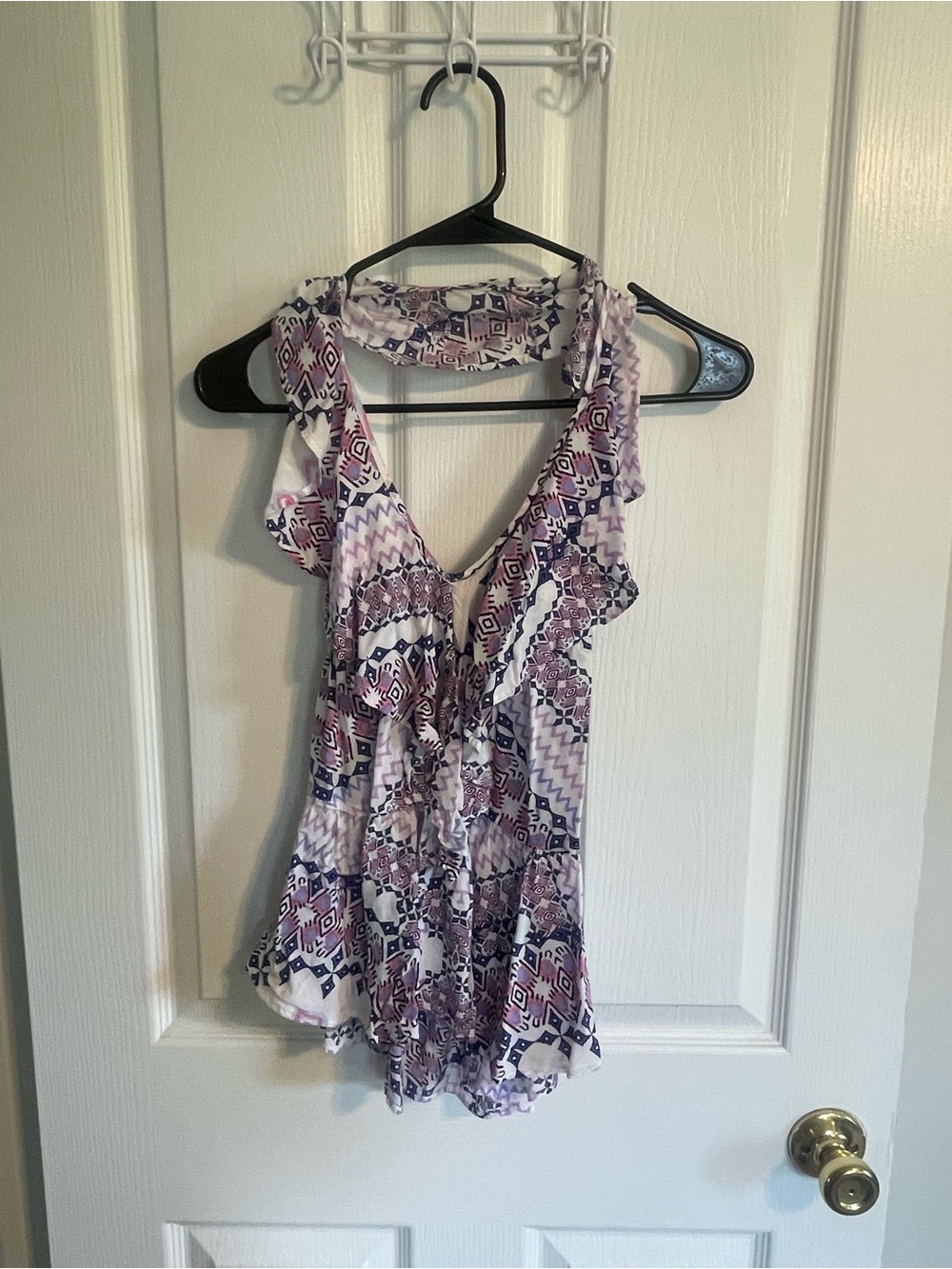 Sleeveless Printed Ruffle Halter Top in Lavender and White